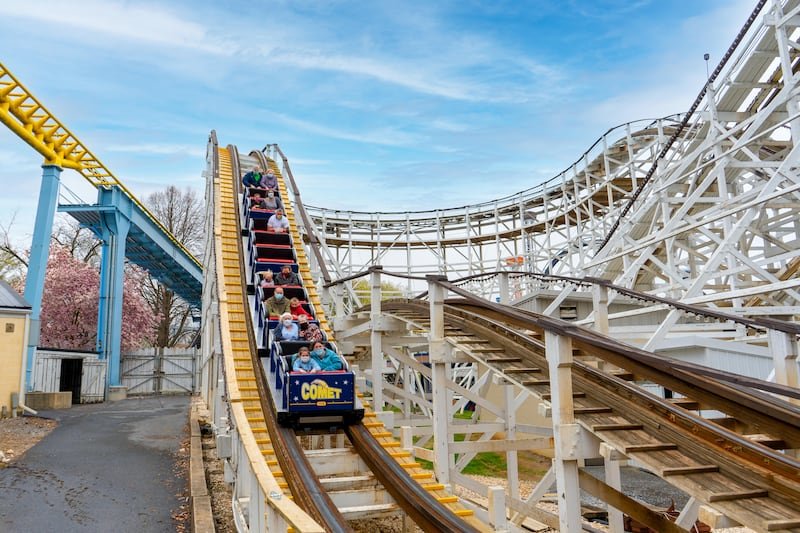 Hersheypark vs Dorney Park: Pennsylvania's Two Theme Parks Compared