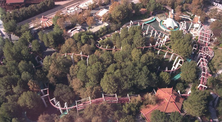 Skip the Line at Six Flags Magic Mountain: Fast Lane & Free Tricks at Six Flags Magic Mountain