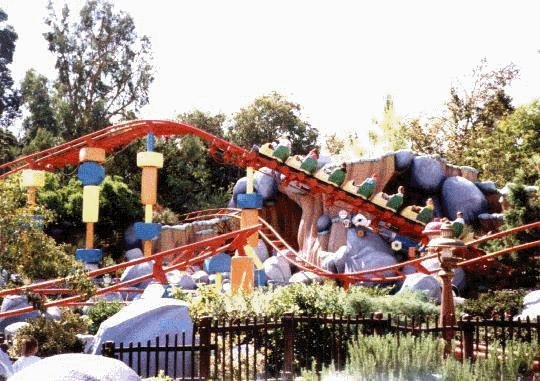 Beating the Crowds at Disneyland: When to Go and When to Ride at Disneyland