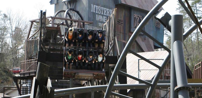 Optimal Route at Dollywood: A Data-Driven Touring Plan at Dollywood