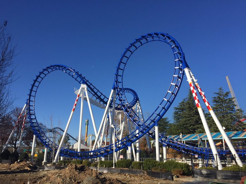 Skip the Line at Carowinds: Fast Lane & Free Tricks at Carowinds