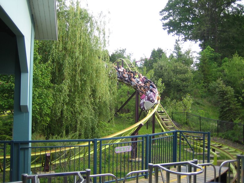 Best Time to Visit Six Flags New England in August at Six Flags New England