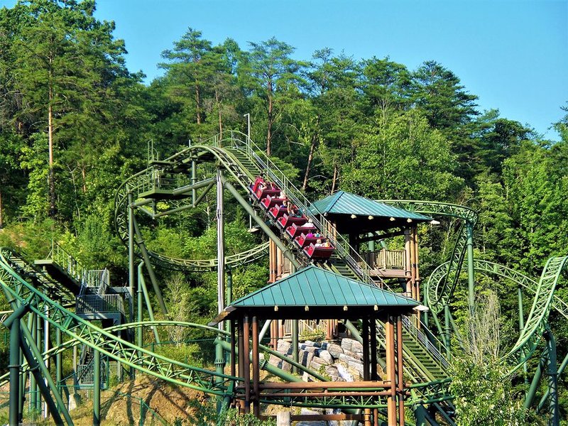 Family Guide to Dollywood: Best Rides for Kids and Parents at Dollywood